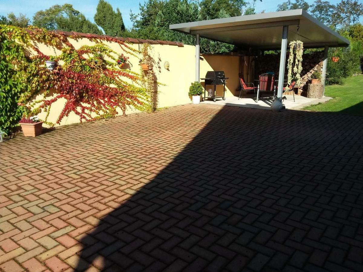 Kleines Zuhause Apartment มัคเดอบวร์ก ภายนอก รูปภาพ